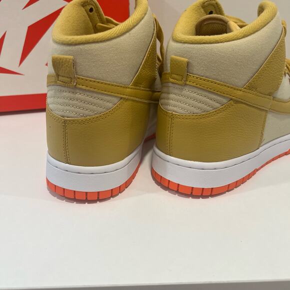Athletic_Shoes